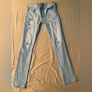 Light wash American eagle jeans